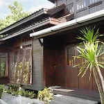Villa Malathi - Gemuetliches Joglo In Top Lage