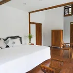Villa Malathi - Gemuetliches Joglo In Top Lage